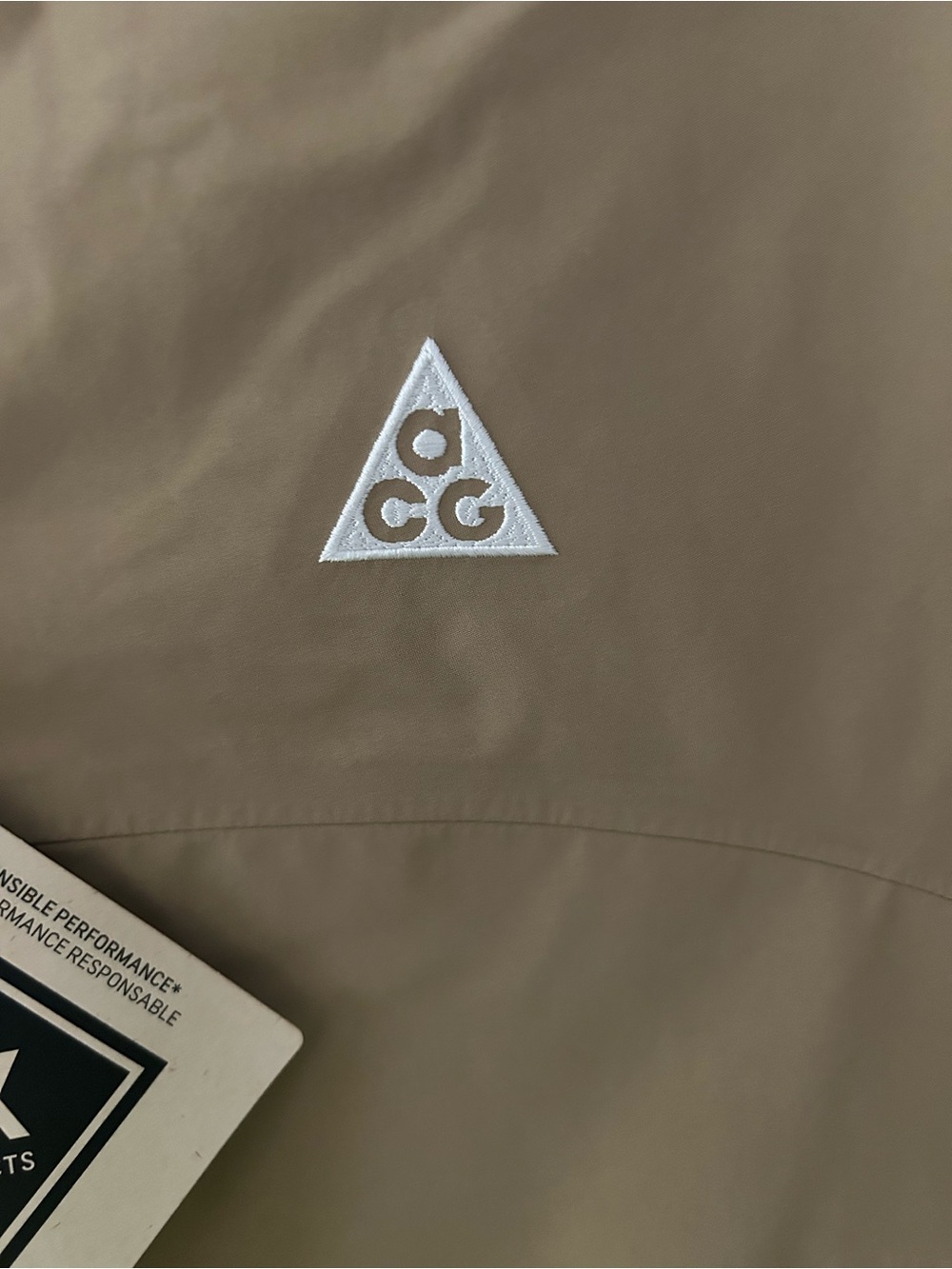 Nike ACG Tan and Black GORE-TEX Performance Jacket - Picture 3 of 6